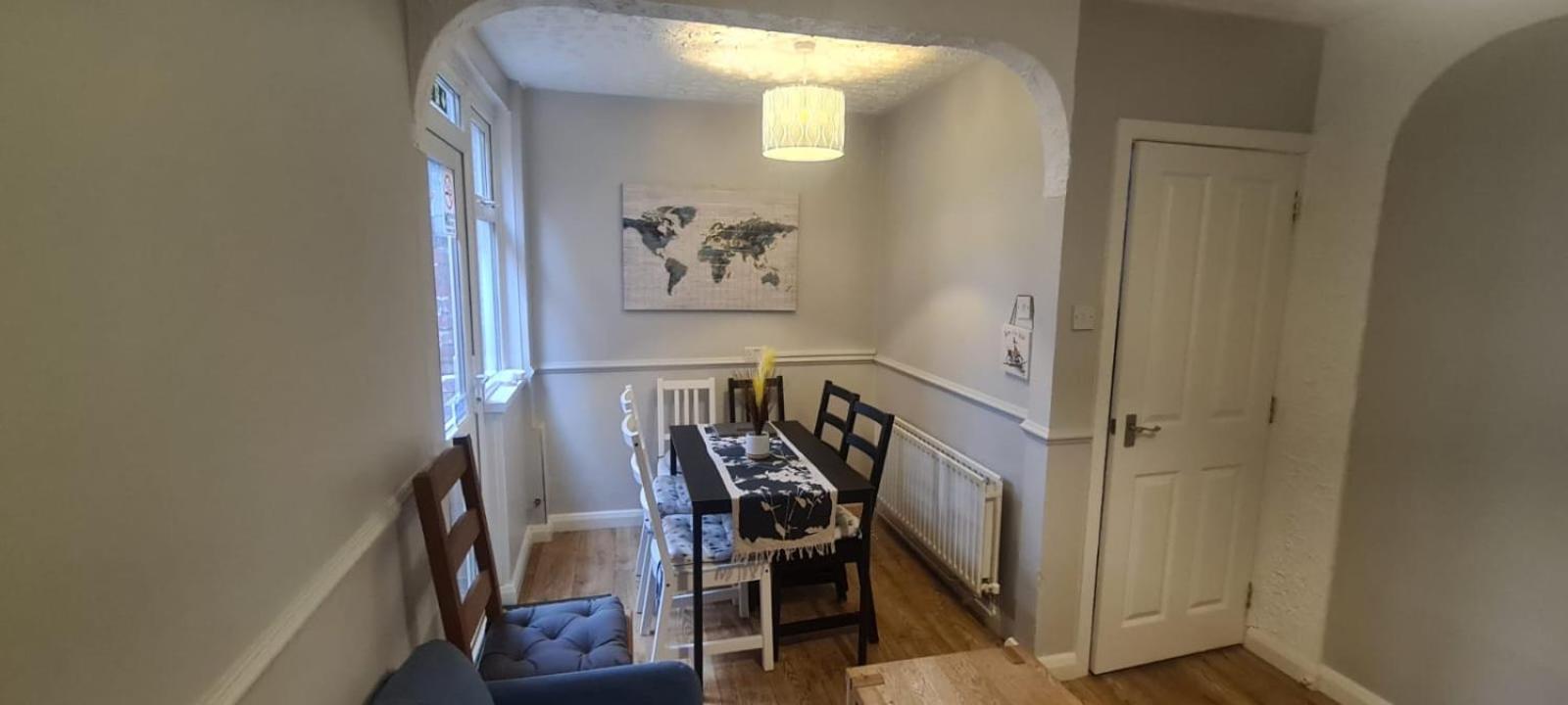 Connswater Town House Homestay